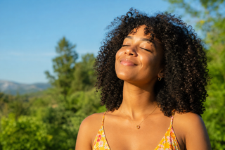 Why Does Curly Hair Get So Dry in the Summer? (Here's What's Really Happening)